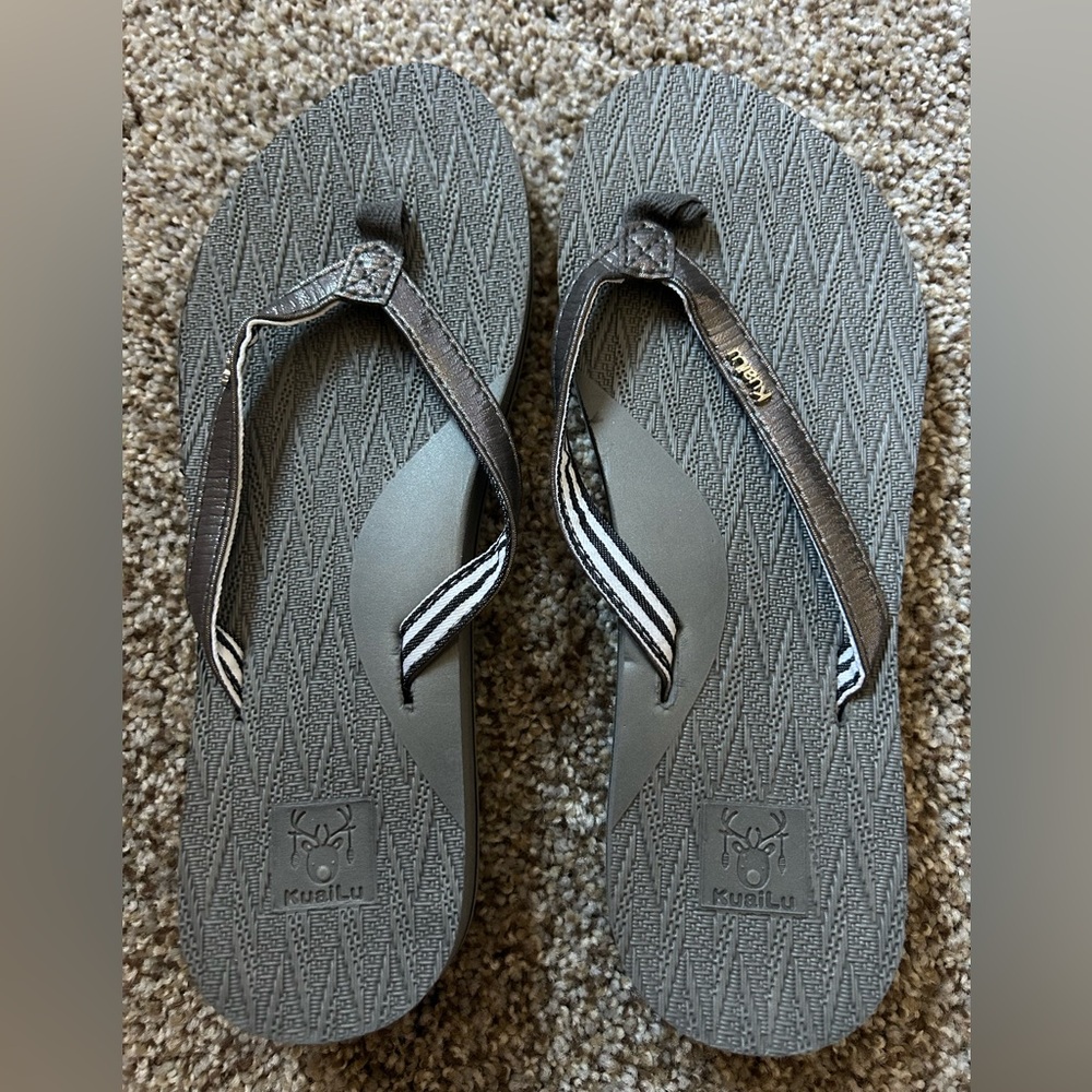 Gray Kuailu Flip Flops